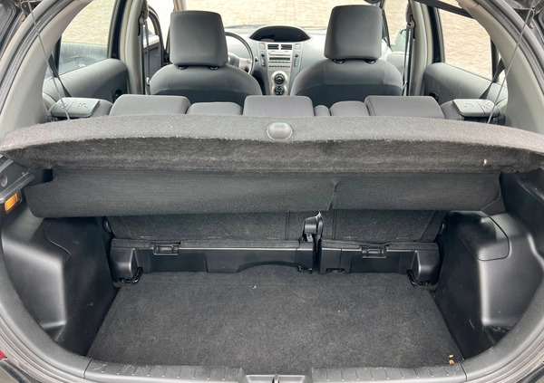 Toyota Yaris cena 15500 przebieg: 126000, rok produkcji 2009 z Pobiedziska małe 497